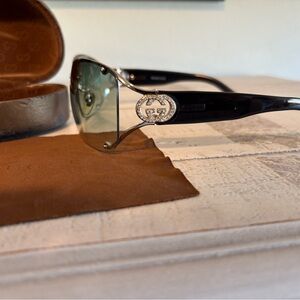 Gucci Black Sunglasses with Silver Emblem